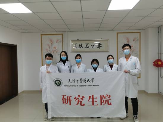 志愿者们通过与居民深切交流